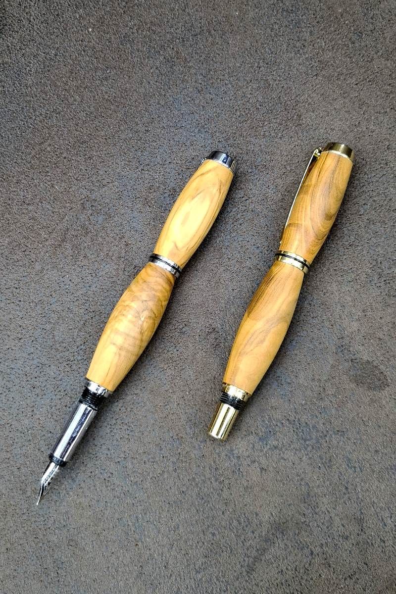 luxusné-plnící-pero-z-olivového-dřeva1.jpg